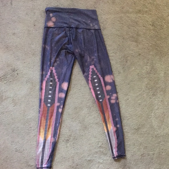COPY - Teeki yoga pants size small only used once - Picture 1 of 3